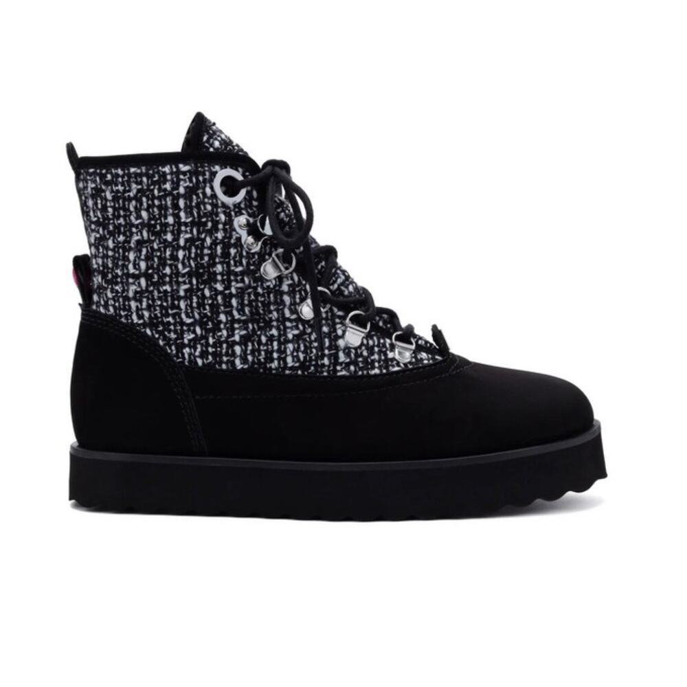 Larroude NWOB Vail Ankle Boots Black Gray Tweed Nubuck Size 8 Lace Up Closure